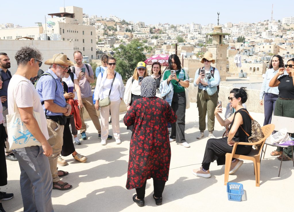 Volunteer With Refugees in Syria Program