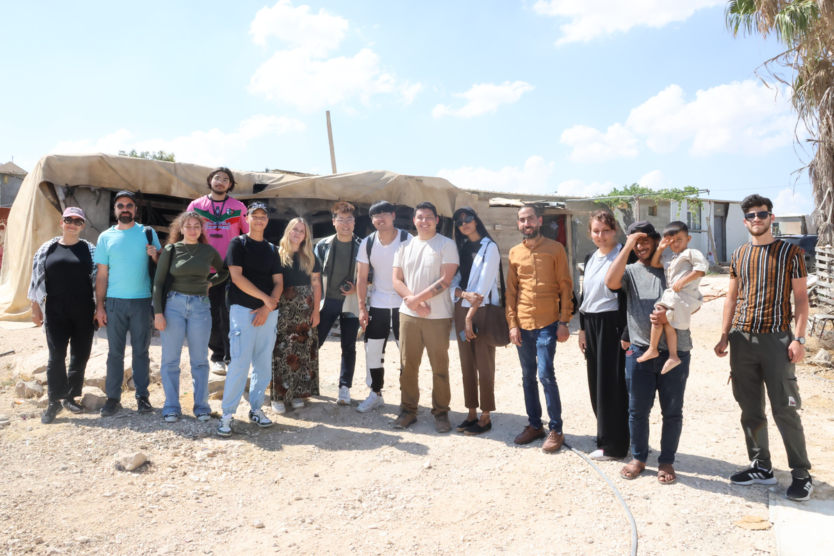Volunteer With Refugees in Syria